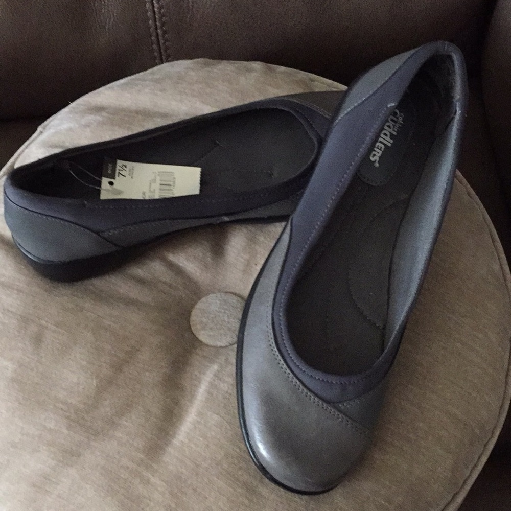 Cobbie Cuddlers women shoes size 7 1/2 New